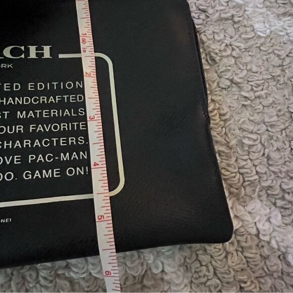 Coach limited edition PAC Man little clutch RARE - Picture 8 of 8